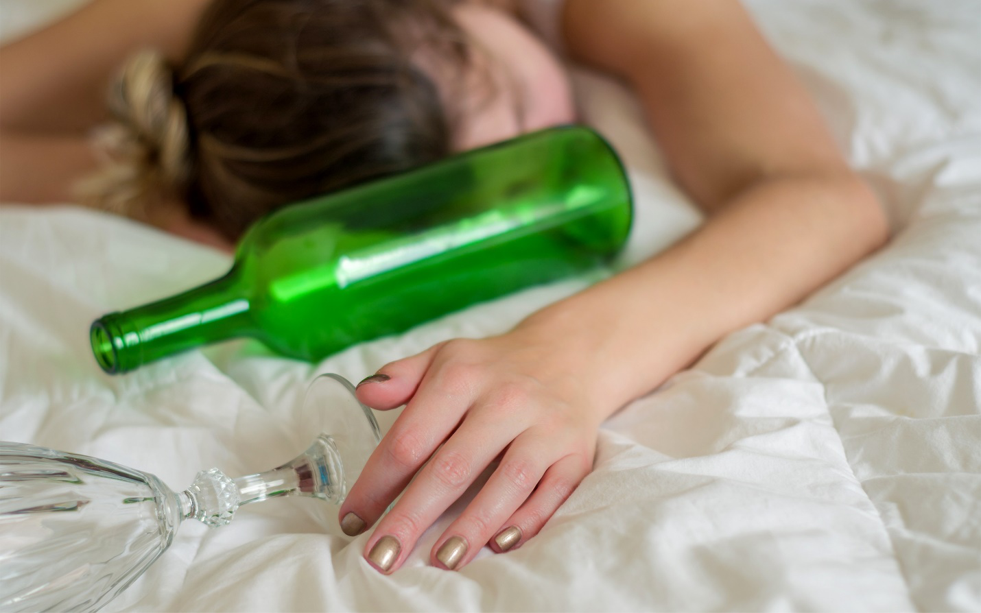 Alcohol And Sleep Does Alcohol Help You Sleep Eco Sober Houses 